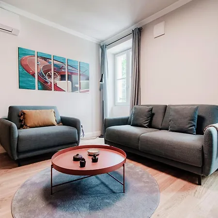Apartment Marinetti 7 - By Myhomeincomo